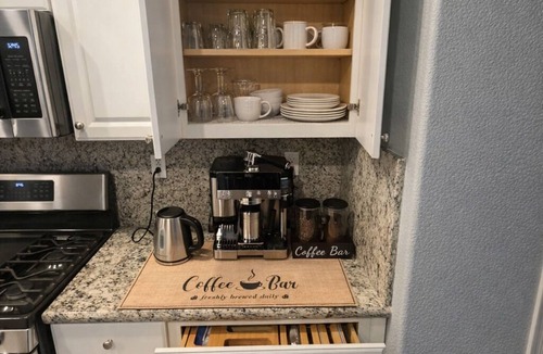 Roseville House | 2bd Beautifully Furnished Executive Suite mid/long stay in Roseville CA