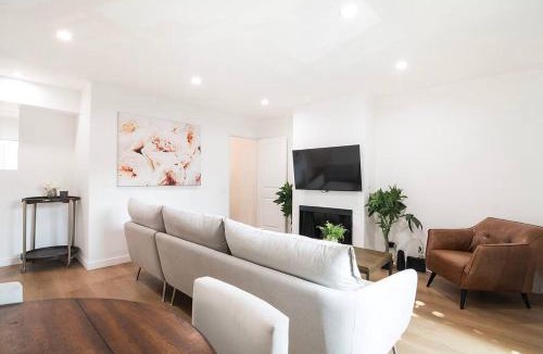 Van Nuys Apartment | 2BR Plus Bonus Room and Pool Access Near Universal Studios
