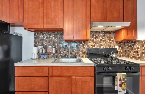 May Valley House | 2BR with Full Kitchen near Berkeley, San Francisco & Napa