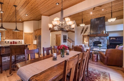 Truckee House | 3,700sf 4bed 4.5bath, Mountain Retreat