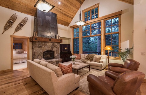 Truckee House | 3,700sf 4bed 4.5bath, Mountain Retreat