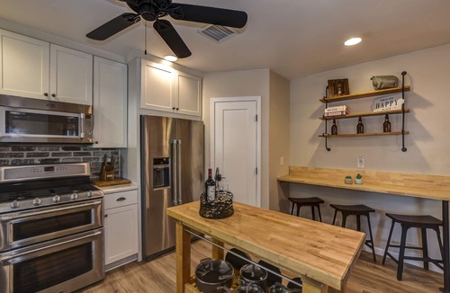 Prescott House | 3 bathrooms! Walk to Dwntwn!