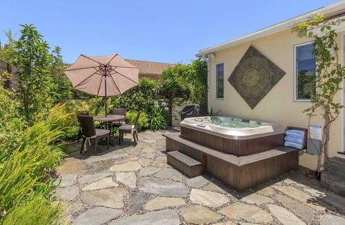 Northeast House | 3 Bdrm Renovated Santa Monica Cottage Near Montana Ave