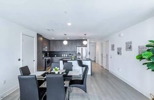 Downtown Los Angeles Apartment | 3 Bed 3 Bath Luxury Skyline DTLA Penthouse Top Floor