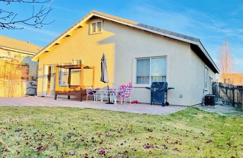 Northwest Reno House | 3-Bedroom/2-Bath/Pet OK/Sleeps10
