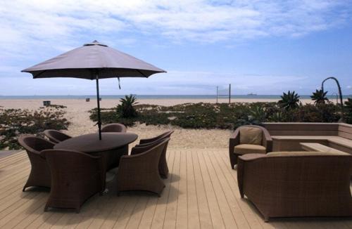 Sunset Beach House | 3 Bedroom 2 Bath Beachfront Home