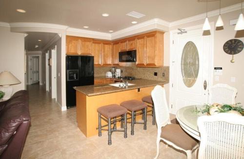 Sunset Beach House | 3 Bedroom 2 Bath Beachfront Home