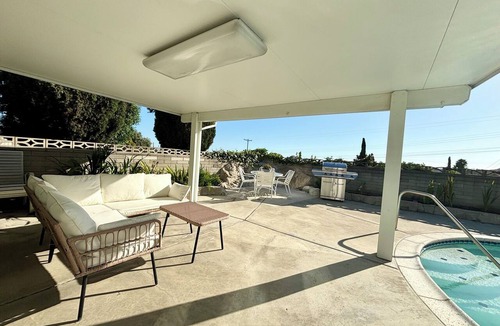 Lake Murray House | 3-bedroom cozy house in San Diego with sparkling pool!