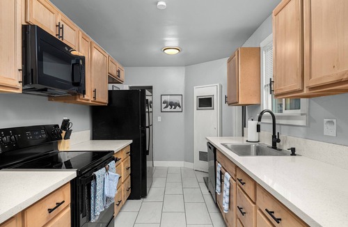 Chico House | 3-bedroom house in welcoming Chico down the street from Enloe Hospital