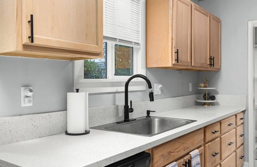 Chico House | 3-bedroom house in welcoming Chico down the street from Enloe Hospital