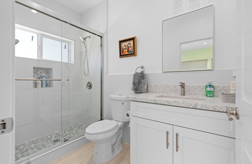 Midway City House | 3-bedroom newly build house near Disneyland