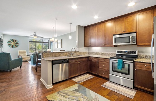 Renaissance Ter Condo | 3 Min Walk to Beach - Poolside - Gym - Gated Resort-Style Condo at Oceanside