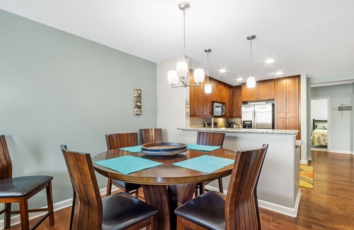 Renaissance Ter Condo | 3 Min Walk to Beach - Poolside - Gym - Gated Resort-Style Condo at Oceanside