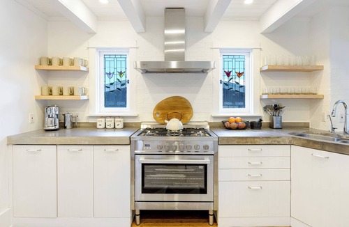 Venice House | 3-Min Walk to Beach | Patio +Firepit + BBQ + EV Charger | Venice Veranda