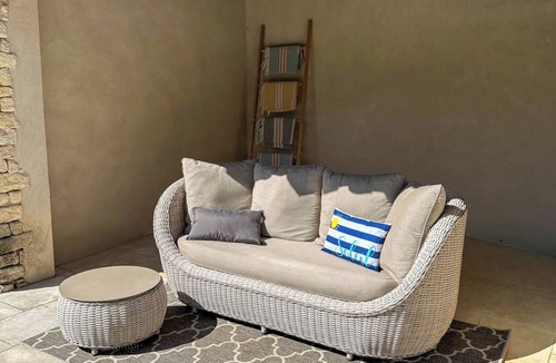 Apt House | * 3 Star charming Provençal house in the countryside, with pool & nature
