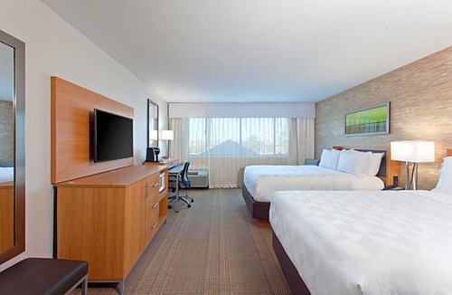 Palmdale Hotel | 3-Star Hotel ∙ Holiday Inn Palmdale-Lancaster, an IHG Hotel