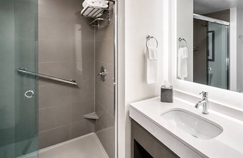 Tempe Hotel | 3 Tempe Suites – Pool, Gym, Walk to Mill Ave, Desert Garden | Free Breakfast