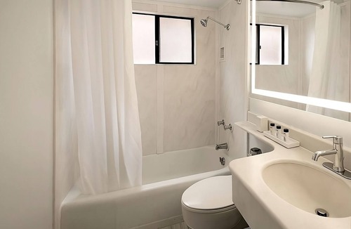 Village of La Jolla Hotel | 3 x Terrace Oceanview 2 Bed/2 Bath Accommodation at La Jolla Cove Hotel