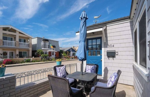 Balboa Island House | 304 Ruby A | Balboa Island Charmer