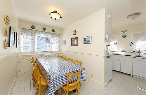 Avalon House | 316CA Upper 316 Catalina Upper