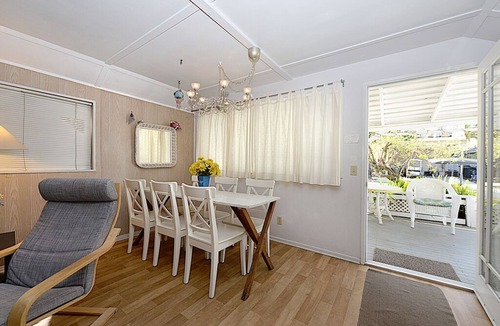 Avalon House | 334S: Quaint Catalina Cottage, Large Porch, BBQ, WIFI, Min Away from Beach - 334
