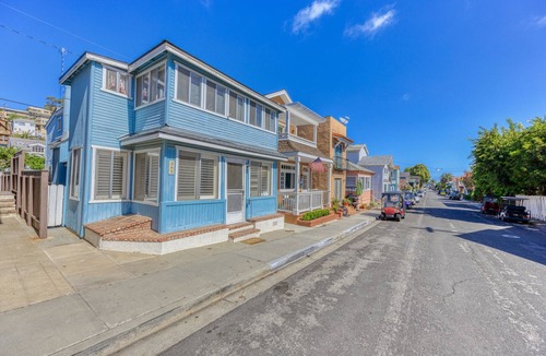 Avalon House | 347CA Budget-friendly Avalon House - Location, location!