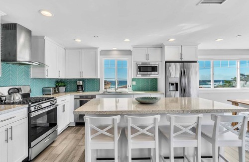 Central Mission Beach House | 3565 - Luxurious, 50 feet to Ocean, roof deck