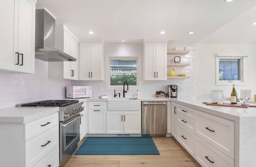 Capitola House | 3868 Emerald House ~ Quiet Street, Walk to Beaches
