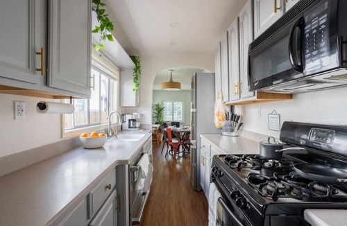 Ocean Beach House | 3blocks2beach, Free Parking, A/C, Fast Wifi