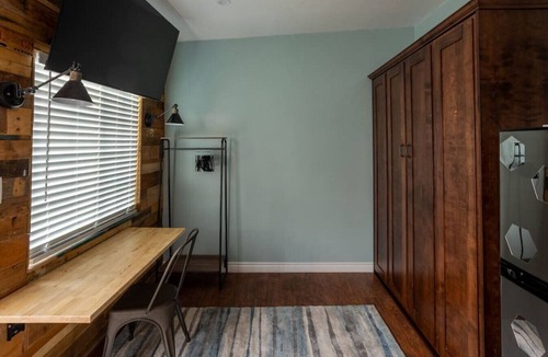 Ocean Beach House | 3blocks2beach, Free Parking, A/C, Fast Wifi