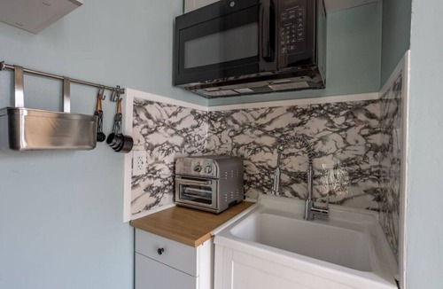 Ocean Beach House | 3blocks2beach, Free Parking, A/C, Fast Wifi