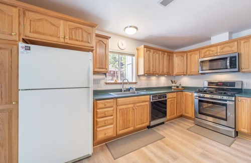 McKinney Estates Cabin | 3BR/3BA McKinney Creek Cabin! EV Charger!