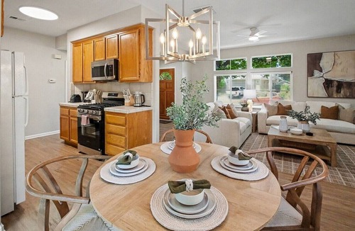 Davis House | 3BR Designer Retreat near UC Davis w/Fireplace