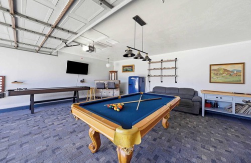Lemon Grove House | 3BR Family Retreat w/Pool, Firepit & Billiards!