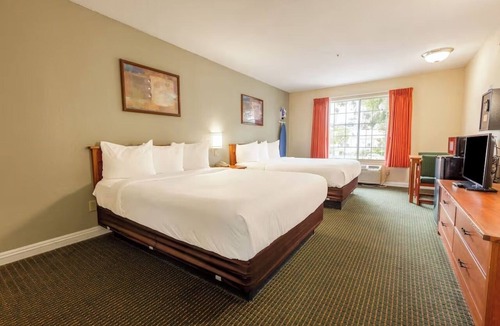 San Clemente Hotel | 4 Accommodations | Near from Pier, Lake, & Beach | 2 Queen Beds | Free Parking