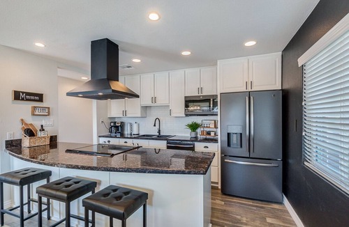 Scottsdale Estates Eight House | 4 Bedroom 3 Bath w/Sports Bar Game Room! Located Minutes to Old Town!