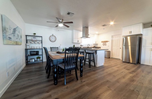 Holiday Shores House | 4-bedroom Farmhouse in perfect Bullhead City with AC