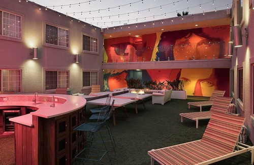 Venice Hotel | 4 Convenient Units, Outdoor Pool, Parking, Steps Away from Marina Del Rey Beach!