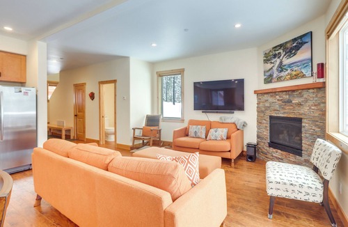 Truckee House | 4 Mi to Skiing: Truckee Escape w/Deck