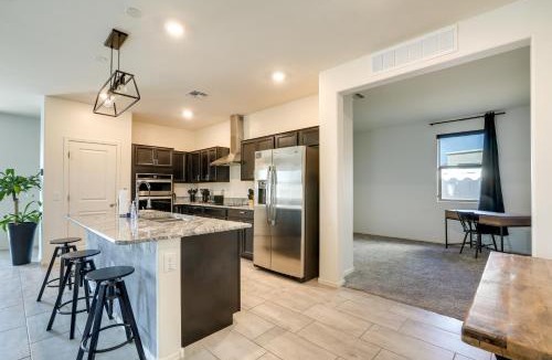 Glendale House | 4 Mi to Westgate! Sunny Escape w/Furnished Patio