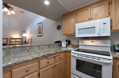Baristo Hotel | 4 Unit Retreat! Fitness Center, BBQ, Garden, Near Convention Center!