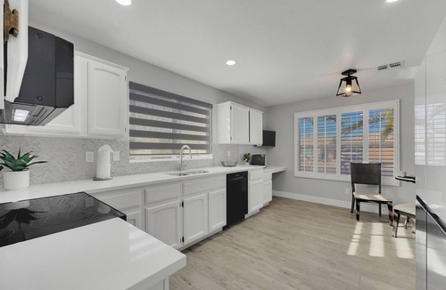 Oakwood House | 40+ Hot Sun Lakes Golf, Hang, Amenities Galore, Explore!
