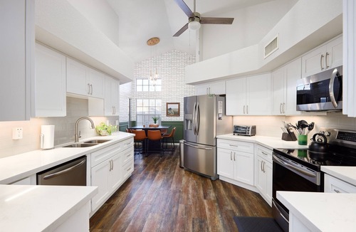 Casa Rica North House | 4B/4B/3Masters! $100k+Resort Yard: HeatedPool+HotTub+BBQ+FirePit+Gym+EV Charger