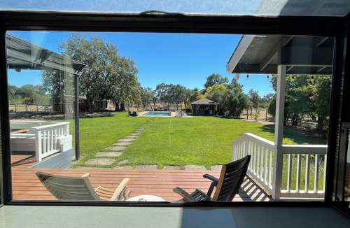 Santa Rosa House | 4Bd Wine Country Vineyard Retreat + Pool + Hot Tub, a perfect relaxing getaway!