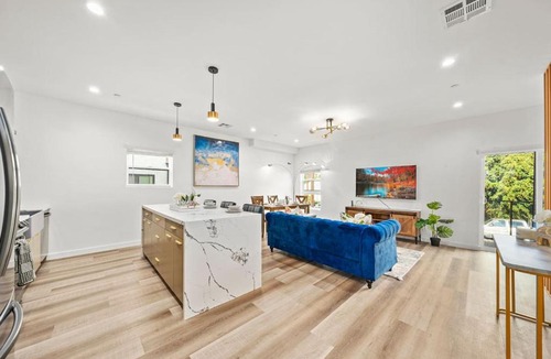 Rampart Village House | 4BR 4BA Home in Los Angeles With Parking Sleeps 12)