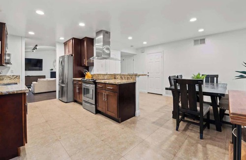 Linda Vista House | 4BR Escape Pool+Sauna+Serene Outdoor Living