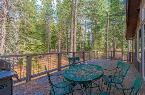 Truckee House | 4BR Home w/2 Decks, Near Lake & Ski Resorts