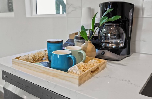 Lucerne - Higuera House | 4BR Near SoFi Stadium | Walk Downtown Culver City