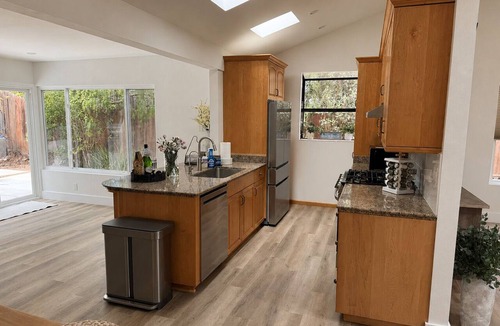Goleta House | 4BR Near UCSB & Santa Barbara Private Hot Tub Walk to Beach Pool access