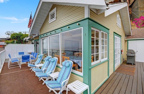 Avalon House | 5 Bdrm Home, Vaulted Ceilings, Amazing 180 Degree Ocean View - 176 Middle Terrac